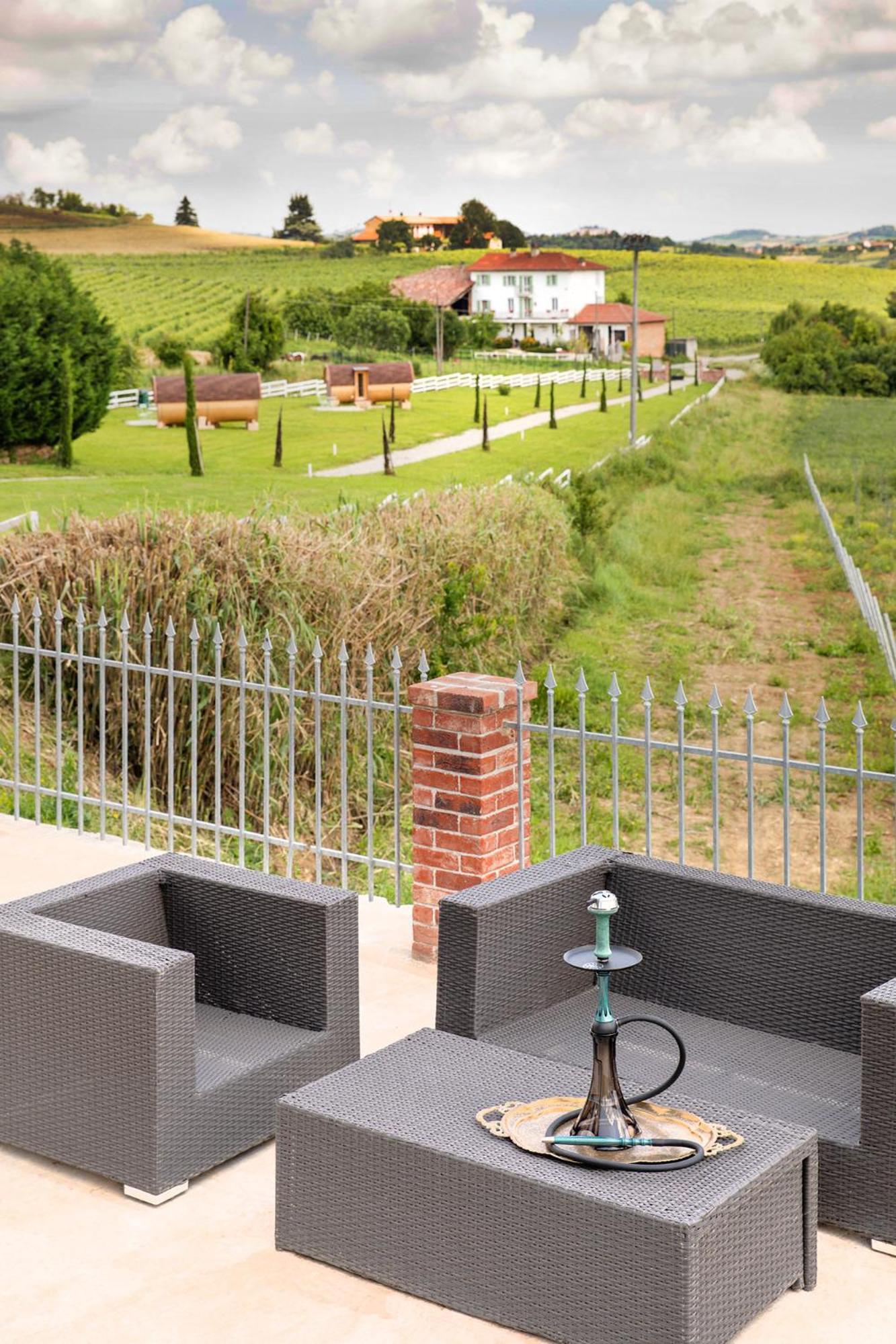 Notte Nella Botte Hotel Vignale Monferrato Exterior photo