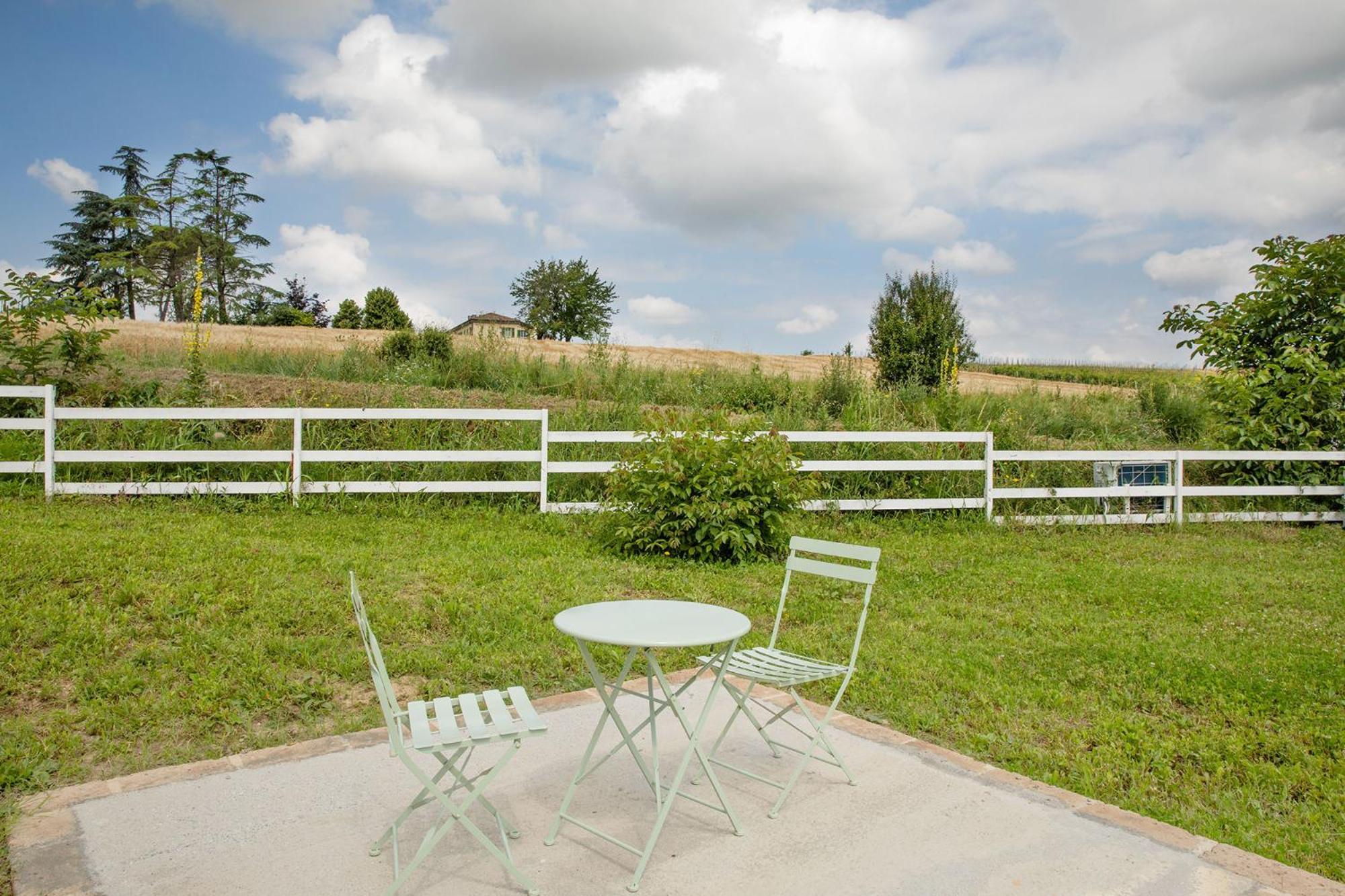 Notte Nella Botte Hotel Vignale Monferrato Exterior photo