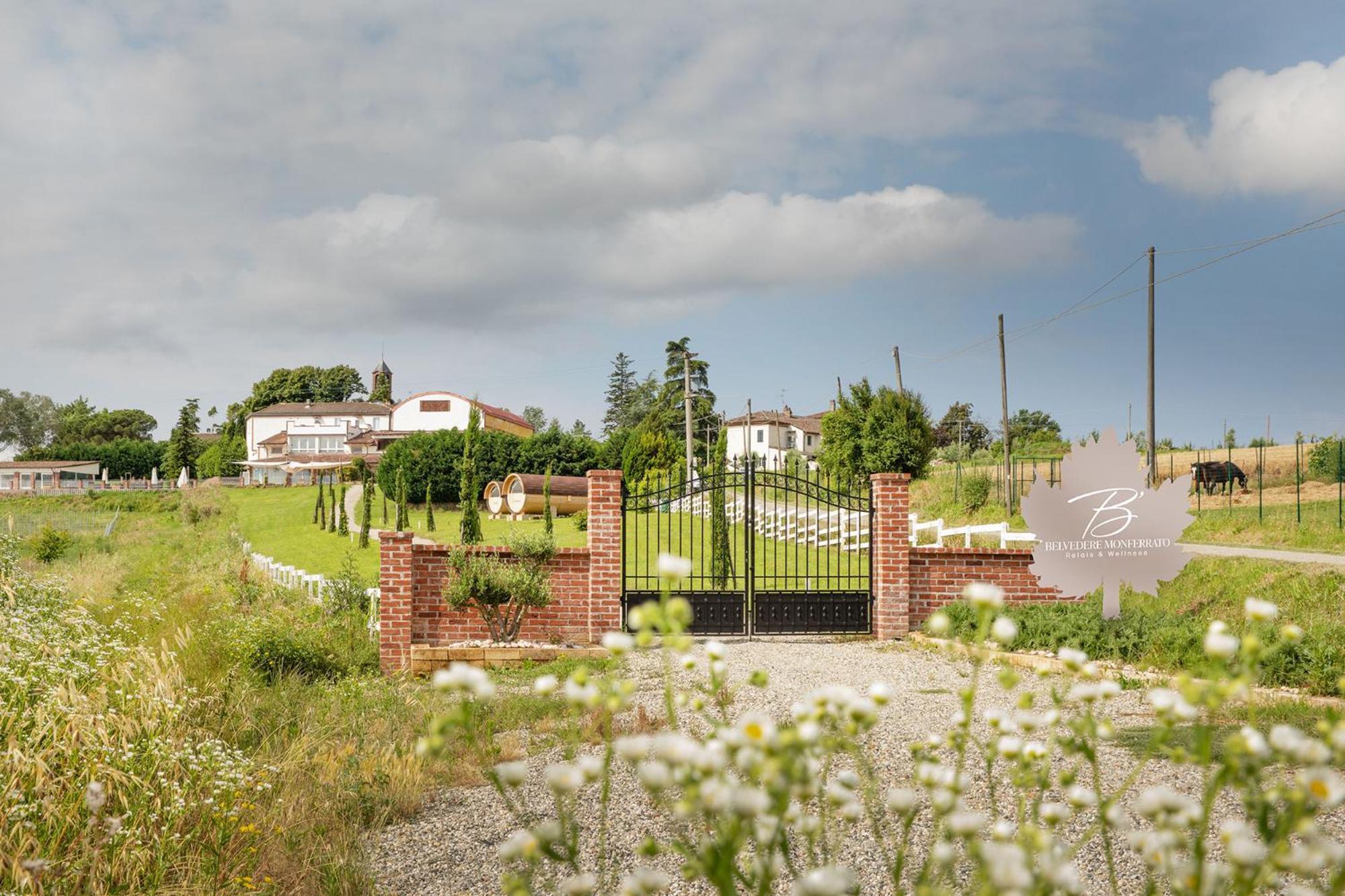 Notte Nella Botte Hotel Vignale Monferrato Exterior photo