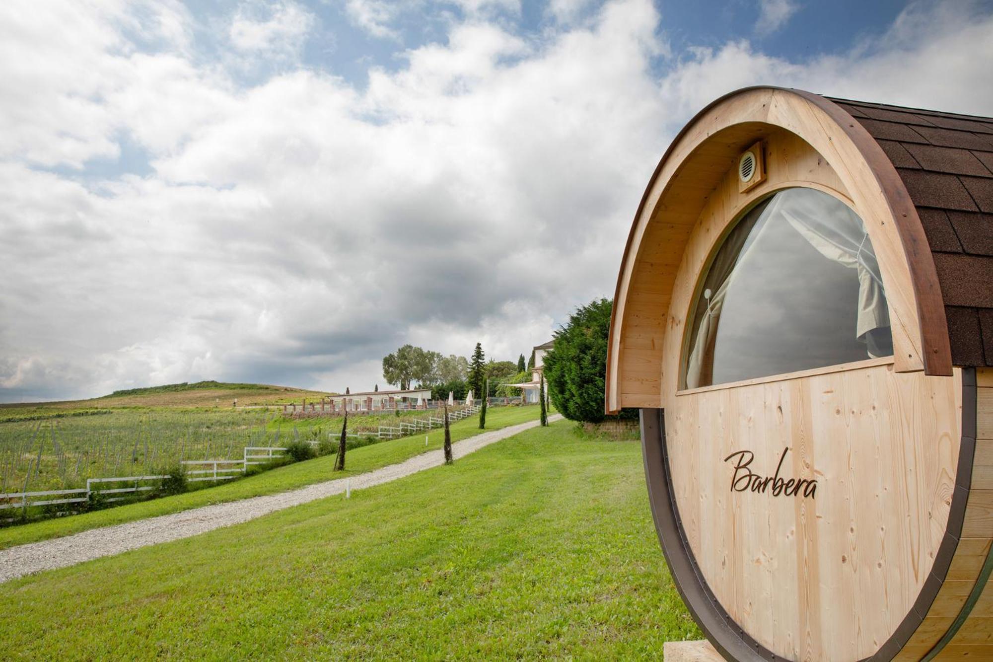 Notte Nella Botte Hotel Vignale Monferrato Exterior photo